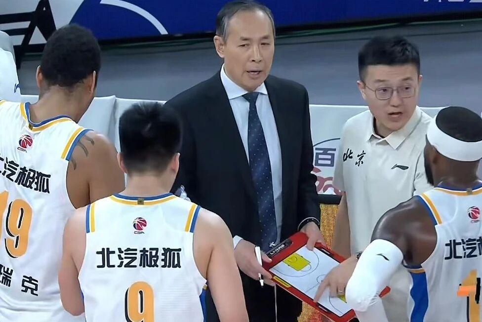 Leyu-CBA季后赛赛制调整，北京男篮更换外援，广东男篮放弃麦考尔