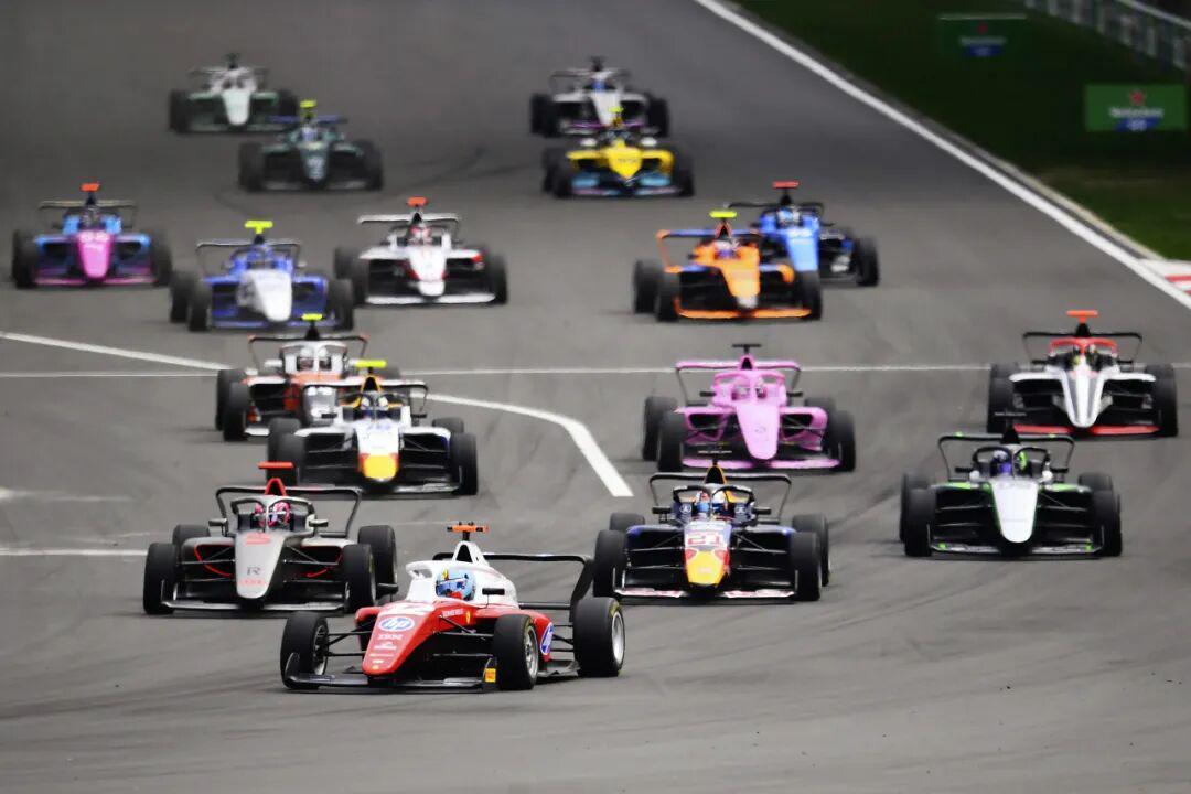 乐鱼官网-F1女车手，正在改写赛车史